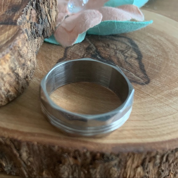 Mens wedding ring - Picture 3 of 3